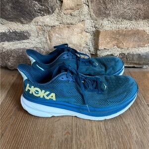 Hoka men’s sz 10.5 Clifton 9 blue sneakers price firm!